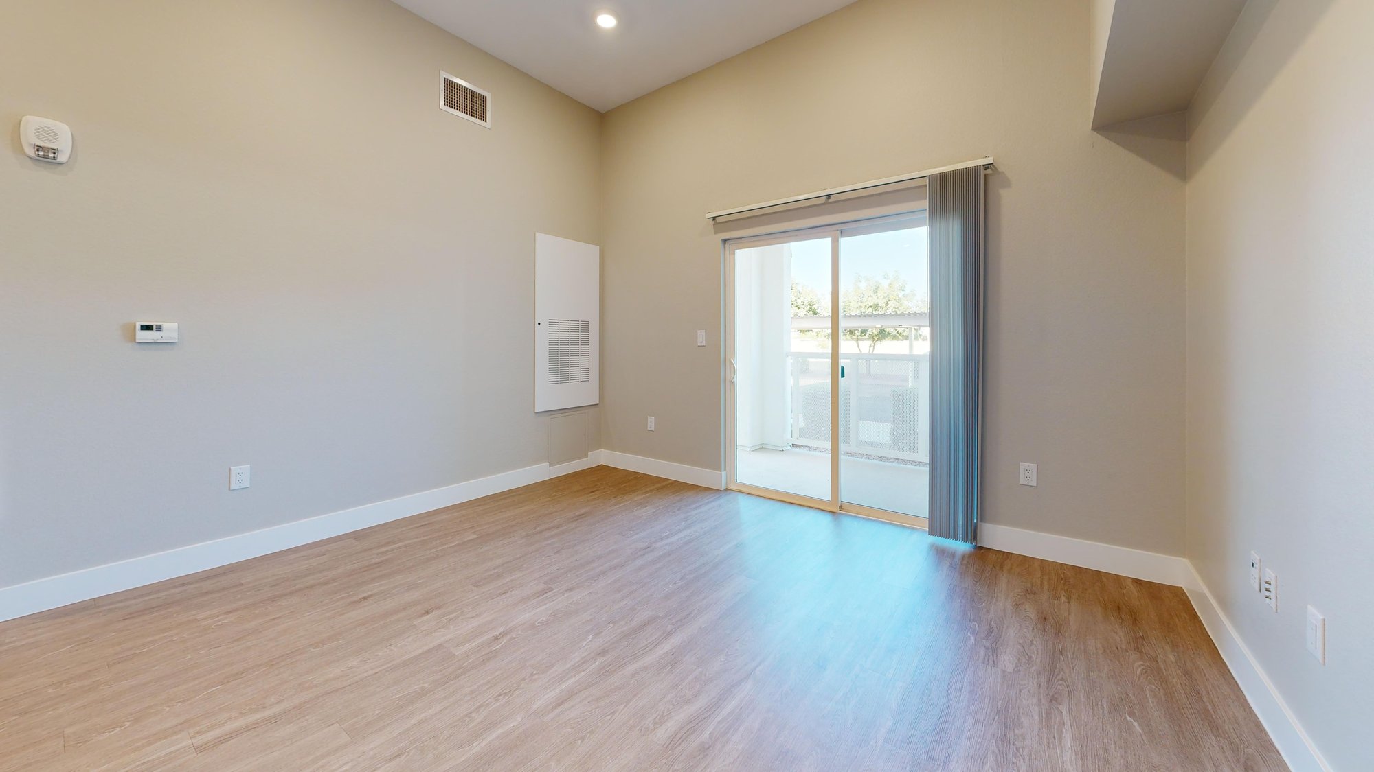 Westgate-Village-Senior-Living-IL-2-bed-902-sqft-Living-Room-1