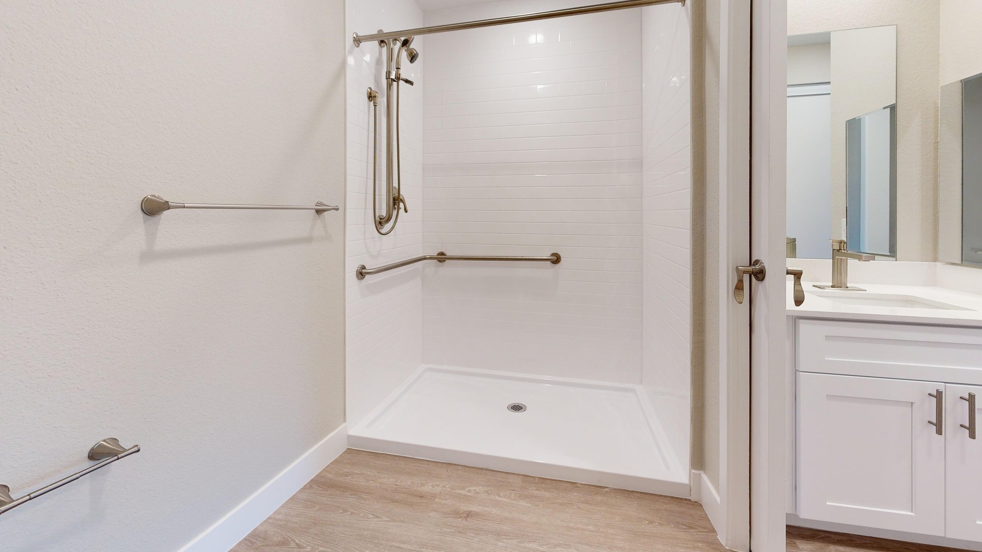 Westgate-Village-Senior-Living-IL-Studio-458-sqft-Bathroom-1