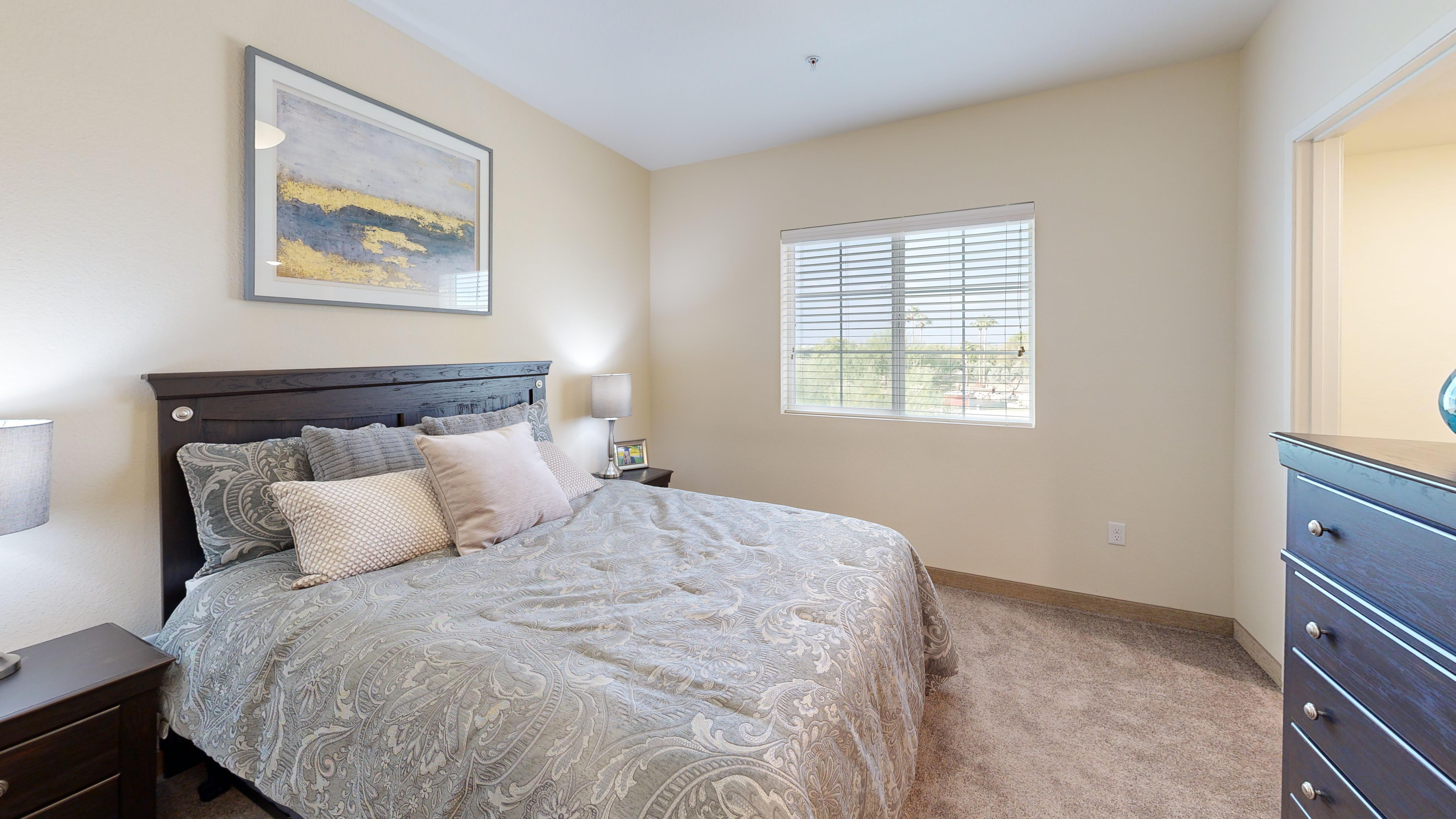 Westgate-VillageSenior-Living-353-Bedroom