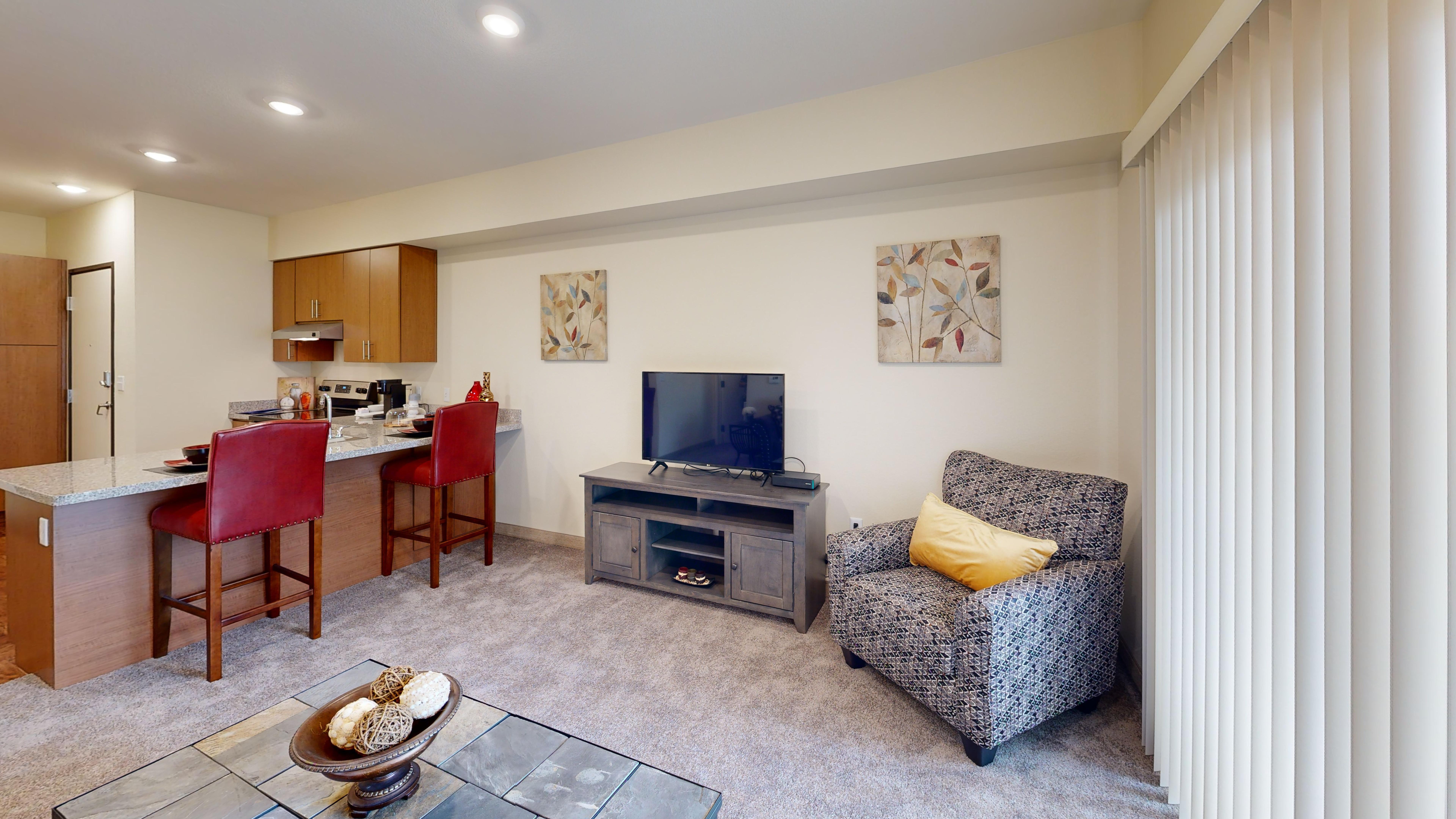 Westgate-VillageSenior-Living-353-Living-Room